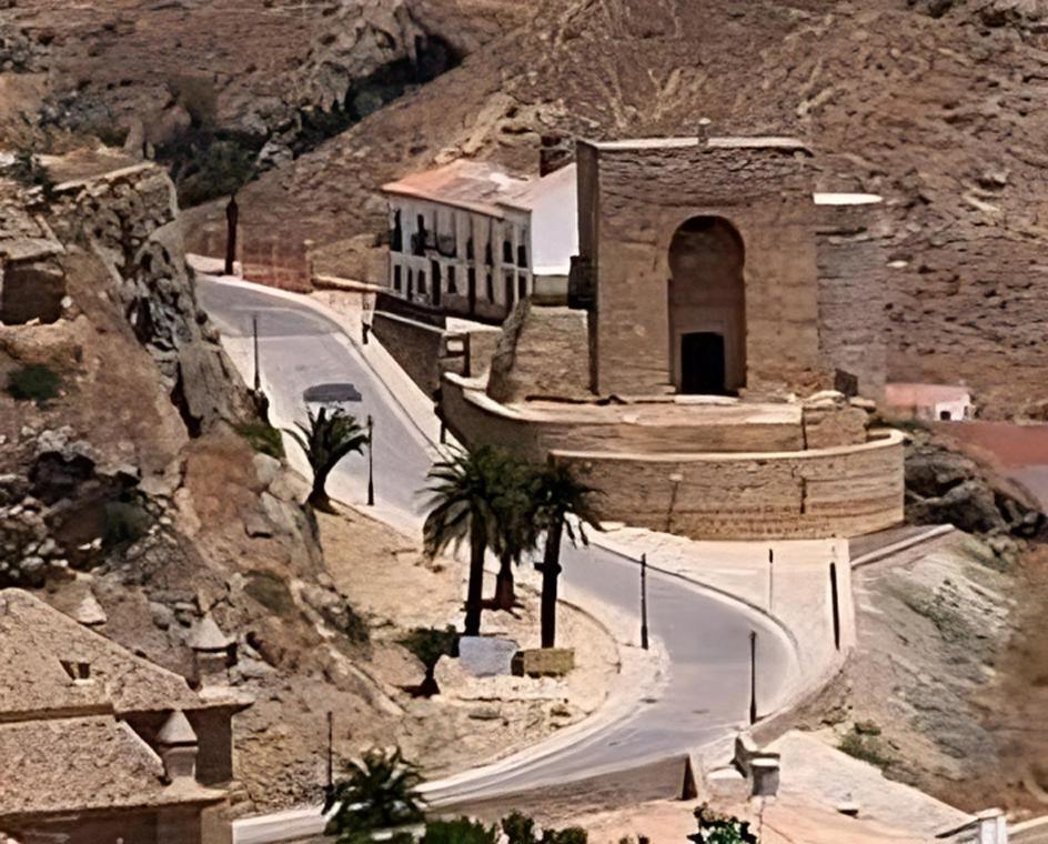 فندق هوسبيدريا كولون أنتيكيرا المظهر الخارجي الصورة