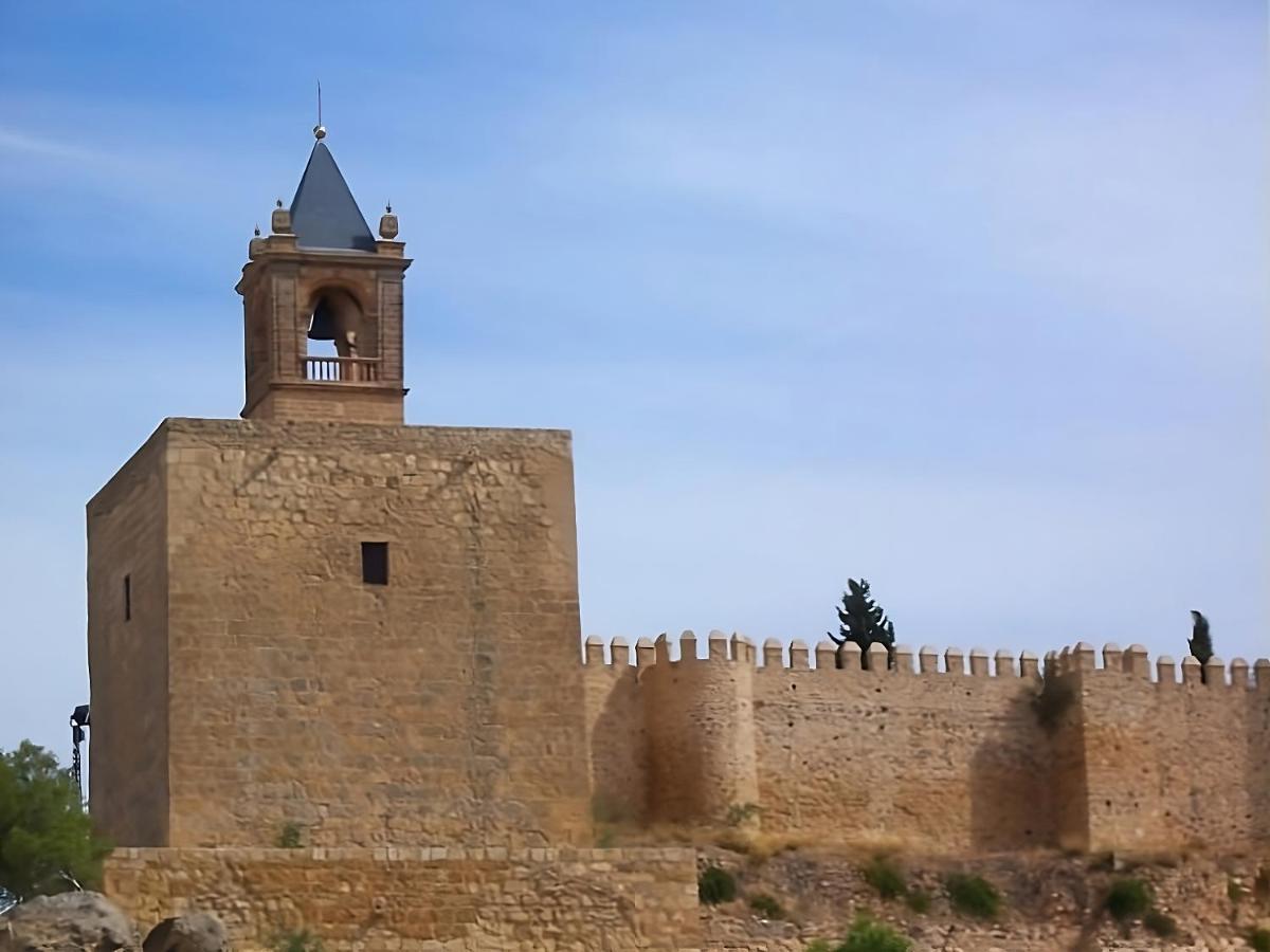 فندق هوسبيدريا كولون أنتيكيرا المظهر الخارجي الصورة