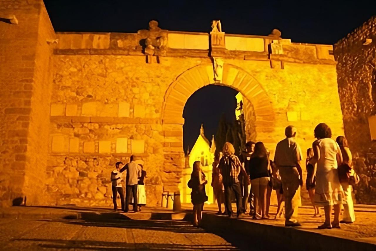 فندق هوسبيدريا كولون أنتيكيرا المظهر الخارجي الصورة