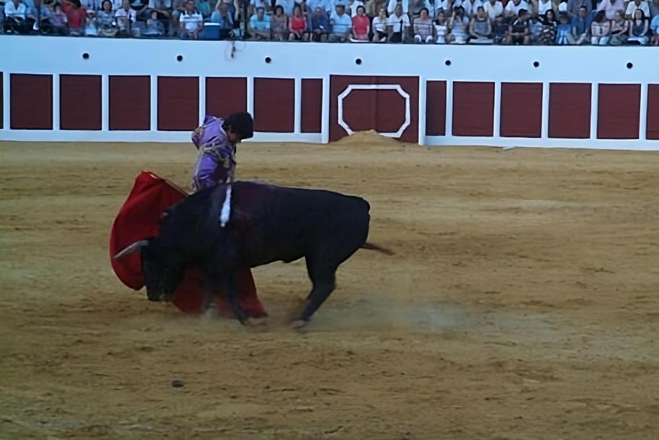 فندق هوسبيدريا كولون أنتيكيرا المظهر الخارجي الصورة